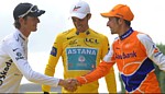 Le podium final du Tour de France 2010: Schleck, Contador, Menchov